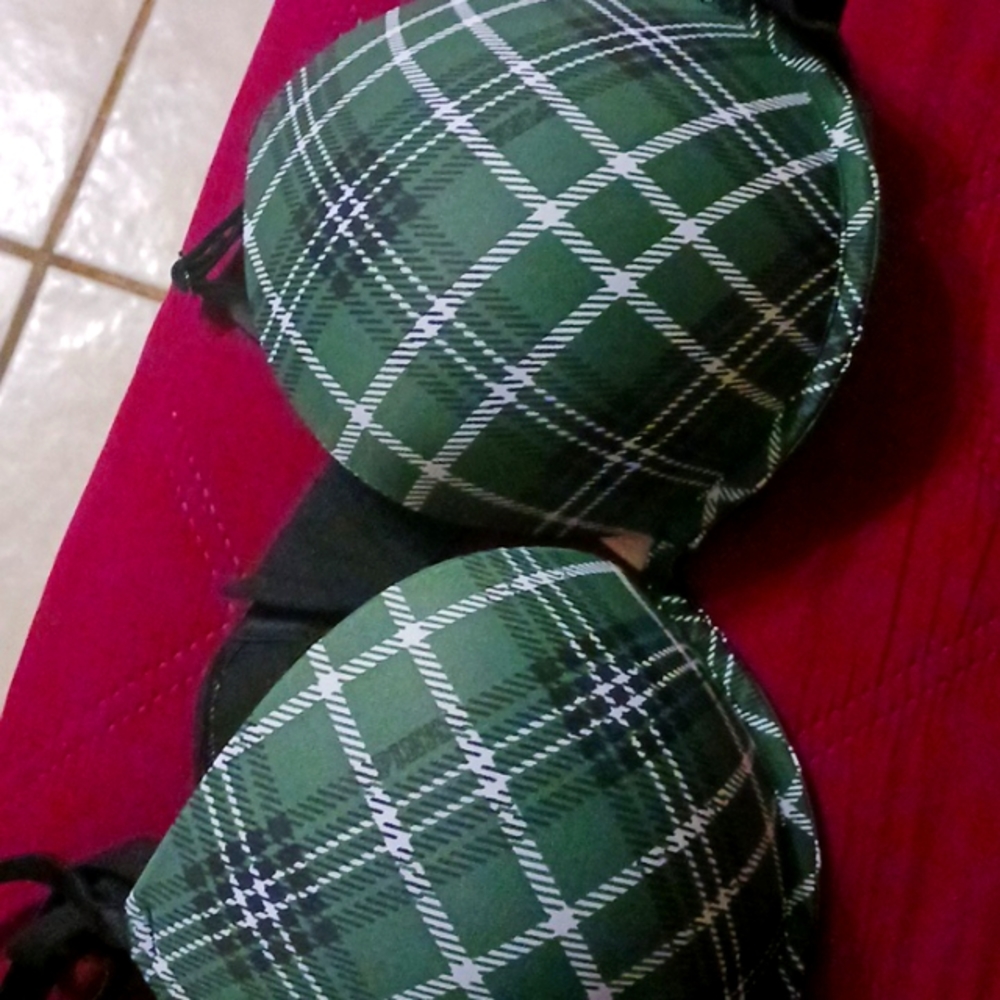 Woman's push up bra
